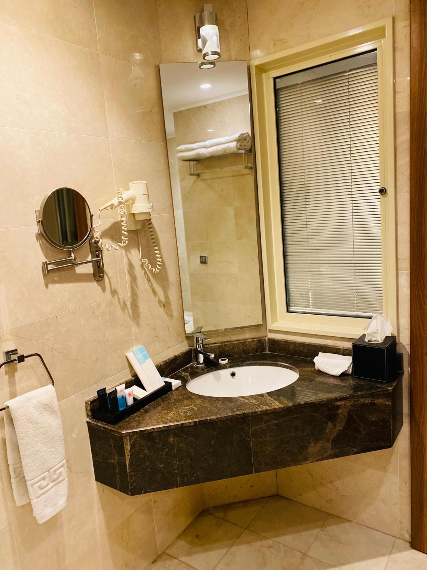 Karbala Rayhaan Hotel & Suites Екстер'єр фото